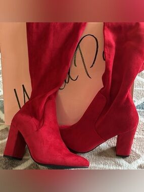 New women’s Sz 6M red suede knee high   boots